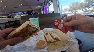 TACO BELL POV VOLCANO QUESARITO SPICY SUACE STEAK DIPPING BURRITOS RELAXING EATING ASMR MUKBANG 