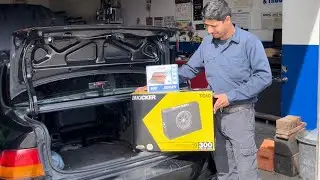 Обзор и распаковка сабвуфера Walmart 10” Kicker TC10 и усилителя Jensen мощностью 600 Вт за 134 д...