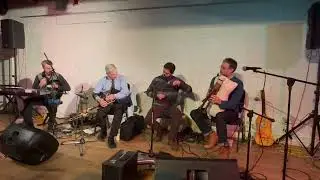 Uilleann pipes:Zampogna:Bodhran:Triangle