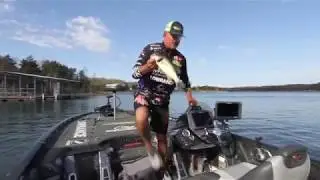 Cal Coast Fishing Pro Jimmy Reese culling his fish with Clip N Cull by Cal Coast Fishing