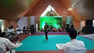 Pasanggiri tunggal jawara tatar Galuh..  ibing peredan naik tepak tilu , Reina