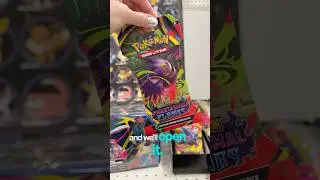 Распаковка наборов карточек Pok&eacute;mon в магазине MEIJER!