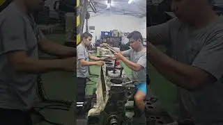 #mechanic INstallation cylinder liner KT19m cummins engine