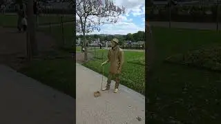 Statue of a man