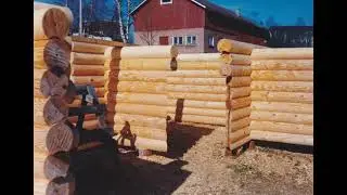 Hirsimökkien sorvausta/ Log lathe.