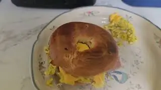 I made breakfast sandwiches for dinner 🍽 with scrambled eggs & cheese. 😋 