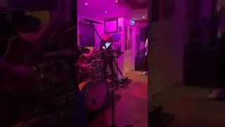 Ryan's Bar - Sean O'Dwyer, Davy Long & Shane O'Dwyer (LODI) - Another Brick in the Wall