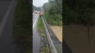 Communities cut off as floods close highways in central North Island | RNZ