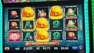 SISTERS VS HUFF N PUFF SLOT