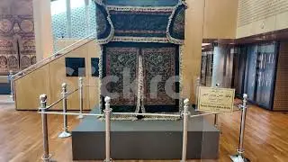 Al Mahmal Al Sharif -The Honorable Hodge-tilt up shot