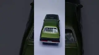 Dodge Challenger T/A '70 Johnny Ligthning (2003) on a real Dodge Challenger '70 #automobile #diecast