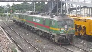 KZJ WAG9's resting at siding