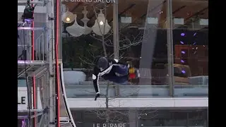 (Downtown Montreal) Extreme Figure Skating