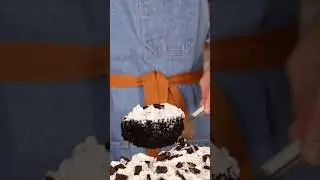 Черный какао-листовой торт