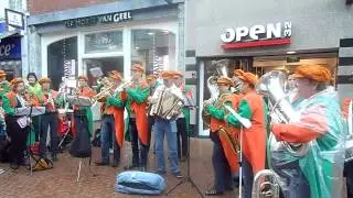 Handjes de lucht in - Brakkensteins Vierdaagse Orkest - 16 juli 2012