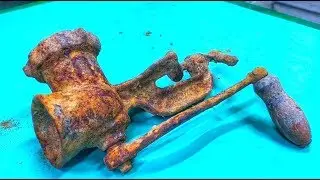Restoration machine Fish MEAT GRINDER very rusty | Restore tools make rolls cream old