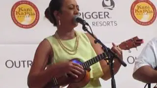 Raiatea Helm - 