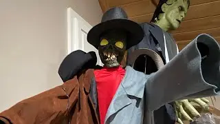 Unboxing coat rack, monster 🎃👻￼