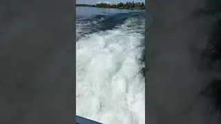 Peaceful Boat Journey in the 1000 Islands: Relaxing Waves and Scenery#SummerVibes#SpringBreak#Fall