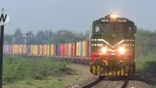High Speed Container Service QQS Train Lead GEU-40 Branch Line Sahianwala Pakistan Railways