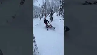 Катание на снегоходах по бездорожью