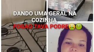 Limpei a cozinha Fogão tava podre de sujo.
