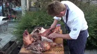 varken aan het spit:  Hoe versnijden?