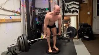 BIGGER BY THE DAY 💪 Day 49 &mdash; Deficit Deadlifts
