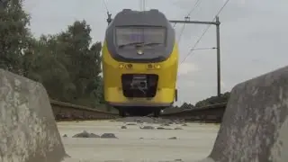 DUTCH TRAIN - VIRM (NS) in frog (eye) perspective (HQ) EPIC VIDEO