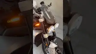 Triumph Rocket 3 GT - Dynamic signal lights