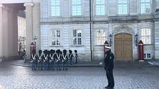 Cambio guardia reale 
