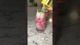 Try this super easy cocktail that is  guaranteed to impress your friends 🍊