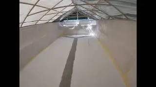 R&eacute;novation d'une Piscine coque polyester pr&eacute;sentant un Fond bomb&eacute; (&eacute;clat&eacute;)