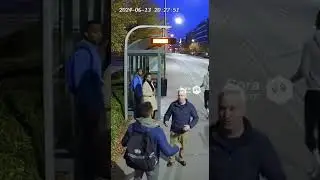 Man Pulled by Bus in Shocking Near Miss | 버스에 끌려가는 남성, 아슬아슬한 순간