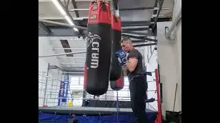More cardio on the punchbag. Great way to stay fit🥊💪