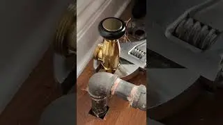 Unlacquered brass radiator valve installation