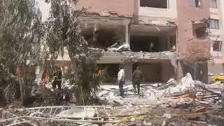 🇮🇷 An explosion (Gas leak) rips an entire apartment out in Pardisan, Qom region, Iran.