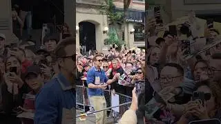 Ryan Reynolds Reacts to Annoying Crowd at TIFF 2025 &lsquo;John Candy: I Like Me&rsquo; Red Carpet