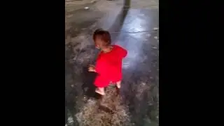 Fiyan belajar berjalan