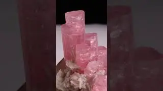 WHY SOME TOURMALINE TURNS PINK - FINE ART MINERALS 🎨 #mineralogy #earthscience #minerals