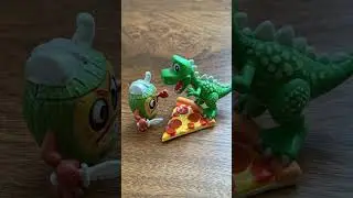 Who will win the battle for the pizza?. #doorables #moana #disney #toys #kidtoys #toystory #shorts