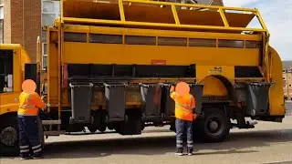 RETRO | Kerbside Recycler Bin Lorry Collecting Recycling In Swindon!