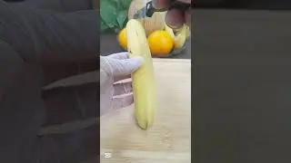 Slicing Banana #slicing #cuttingskills #banana