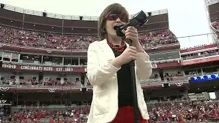 PHI@CIN: VanHoose sings national anthem