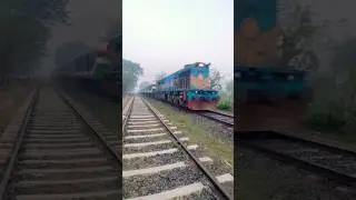 চিলাহাটি অভিমুখী আন্তঃনগর ৭৩৩আপ তিতুমীর এক্সপ্রেস।#bangladeshrailway #shorts #foryou #hispeed #train