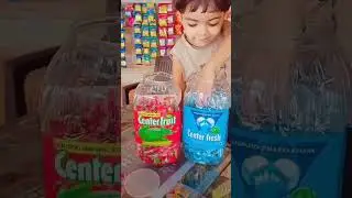 Cute baby ko Chewing gum lollipop cake chij dilayi 😋🍬😋🍭🍰 #shorts #viral #trending #viralshorts