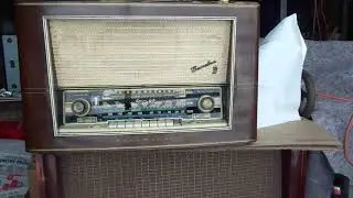 VINTAGE 1967 BLAUPUNKT BARCELONA HiFi TUBE WOOD TABLETOP RADIO FOR SALE