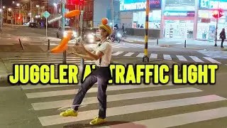 Skillful Street Juggler Puts on a Show During Red Light || WooGlobe