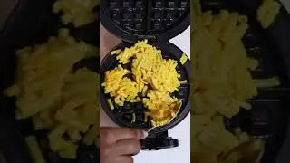 Mac and Cheese Waffle 🧀🧇 #shorts