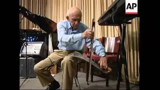 Unusual musicians play on saws